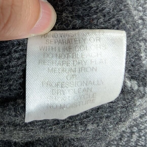 A Ida Cardigan Womens Size Large Gray Wool Blend Made in Italy 2 Button Sweater - Picture 7 of 11